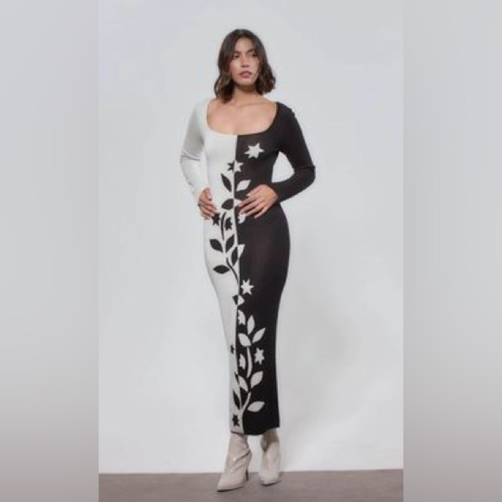 Kint Long Sleeve Bodycon Maxi Dress Colorblock Black and White Floral